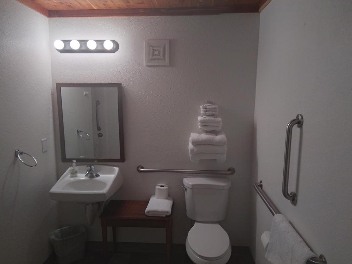 Comfort Zone Inn Rothsay 외부 사진